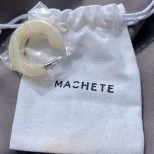 Machete Kate Hoops Curateur